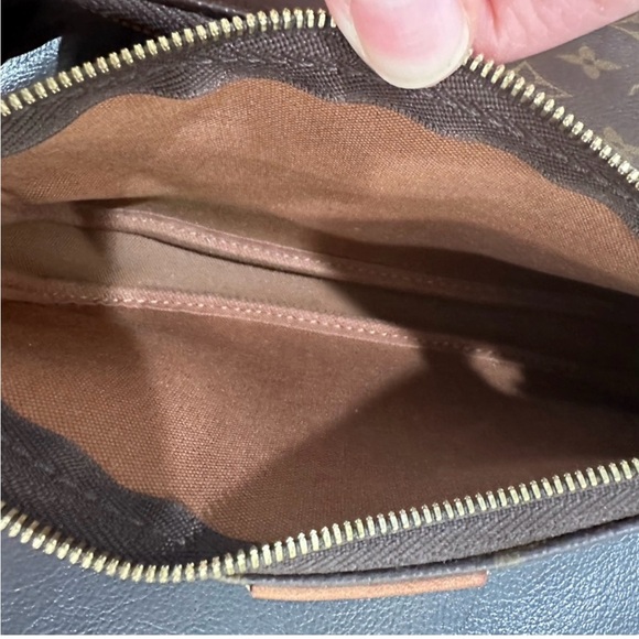 Louis Vuitton multi pochette. Monogram with pink strap - Picture 13 of 15